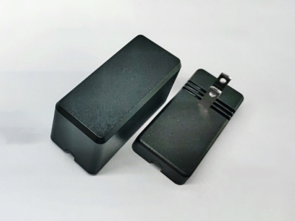 插墙式外壳（黑色）